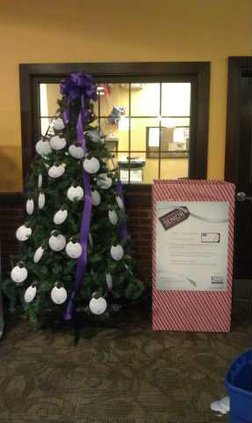 senior santa tree